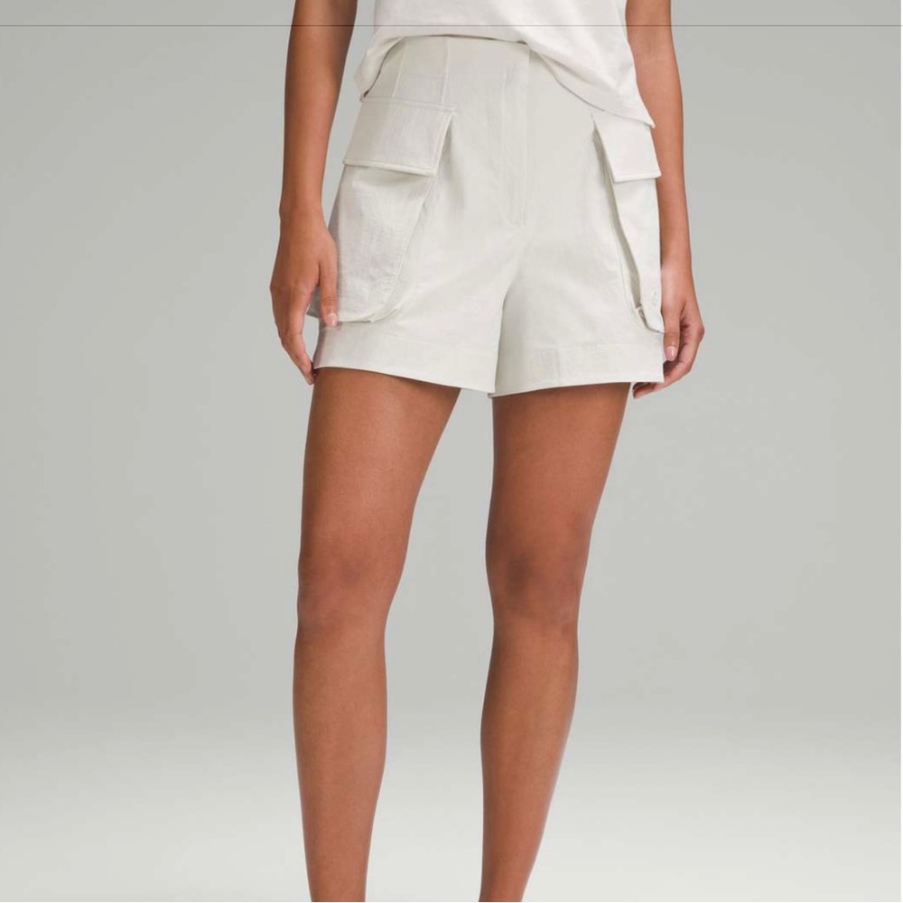 Lululemon Relaxed-Fit Super-High-Rise Cargo Short 4" - Picture 2 of 7